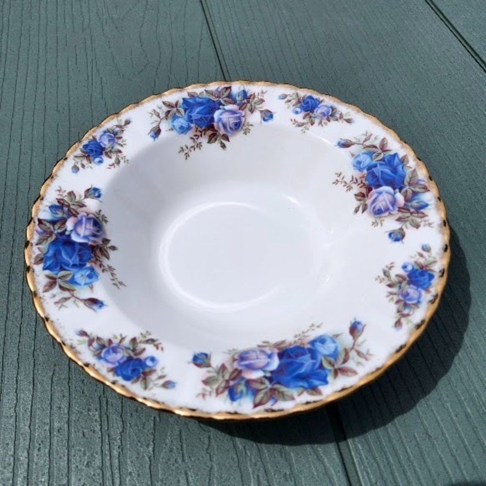 Royal Albert 1987 Moonlight Rose 8" Gold Rimmed Soup Bowl - England - 618407
